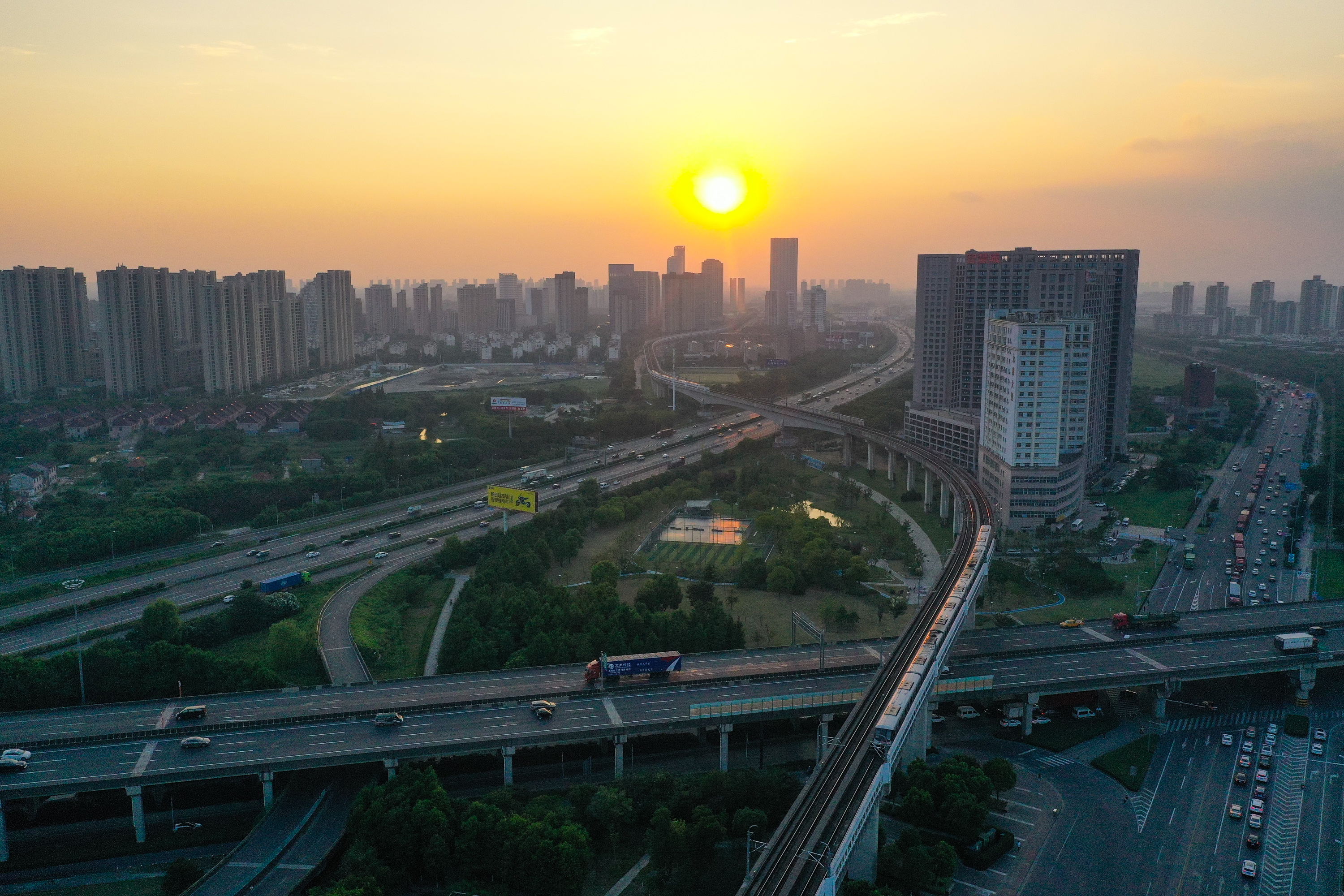 新楚擎天广场最新消息，城市新地标，引领未来生活新篇章